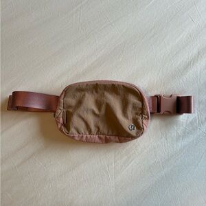 Lulu Lemon Everywhere Belt Bag 1L Blush